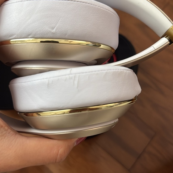 Old beats headphones - Picture 4 of 5